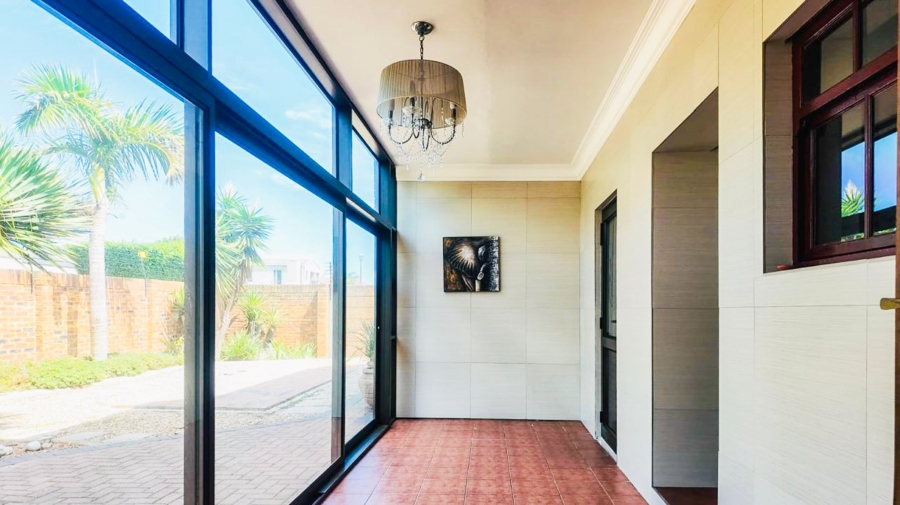 5 Bedroom Property for Sale in Parklands Western Cape